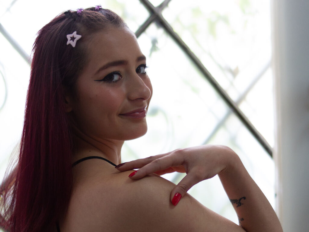 ArianaWinter's